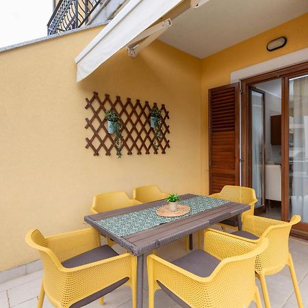 Apartment Mare Porec Bagian luar foto