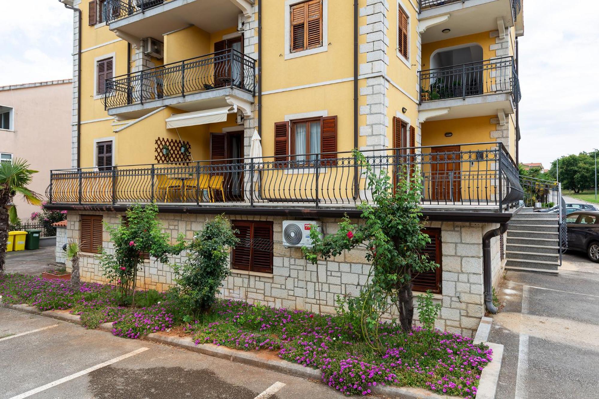 Apartment Mare Porec Bagian luar foto